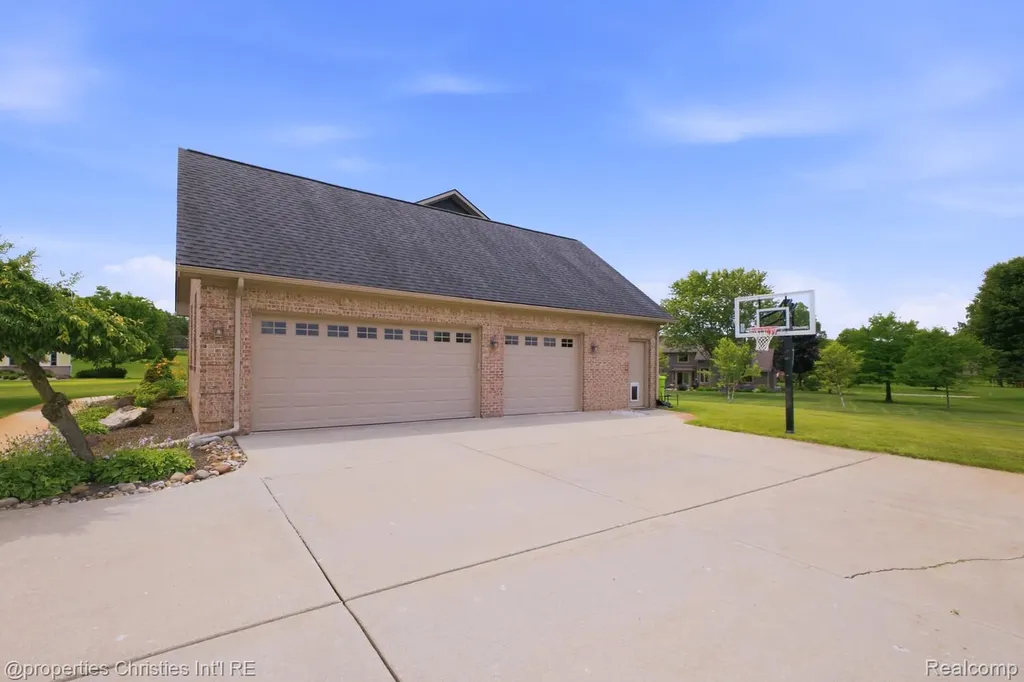 921 Kyle Court White Lake Charter Township MI 48383