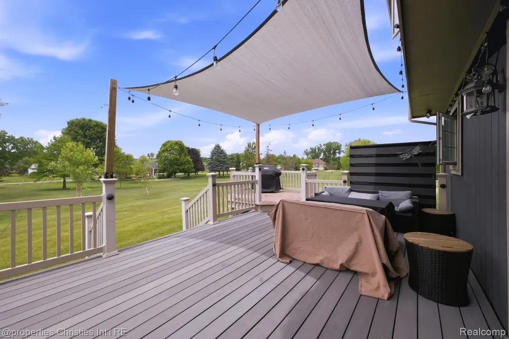 921 Kyle Court White Lake Charter Township MI 48383