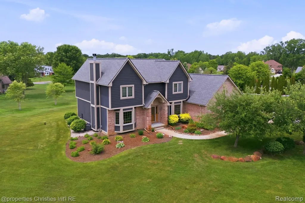 921 Kyle Court White Lake Charter Township MI 48383