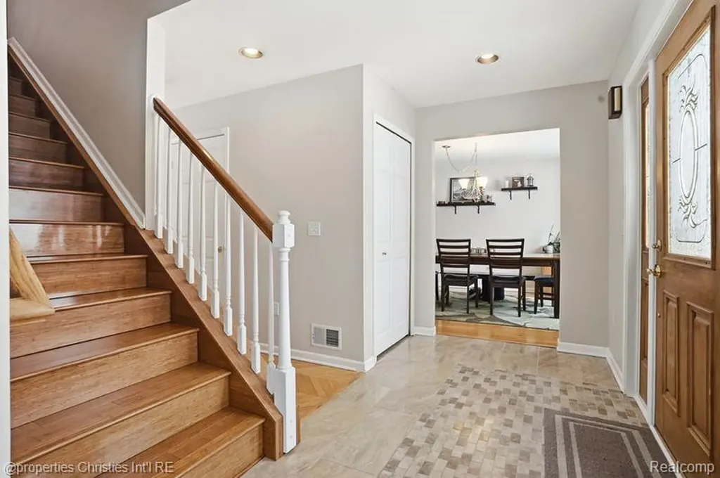 921 Kyle Court White Lake Charter Township MI 48383