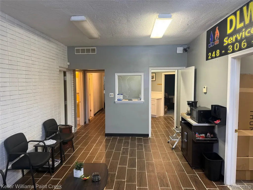 10575 Morang Drive Detroit City MI 48224