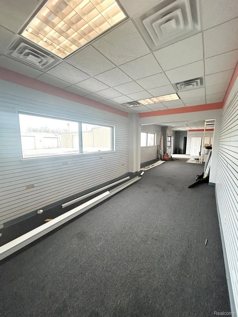 2632 Lippincott Boulevard Flint City MI 48507