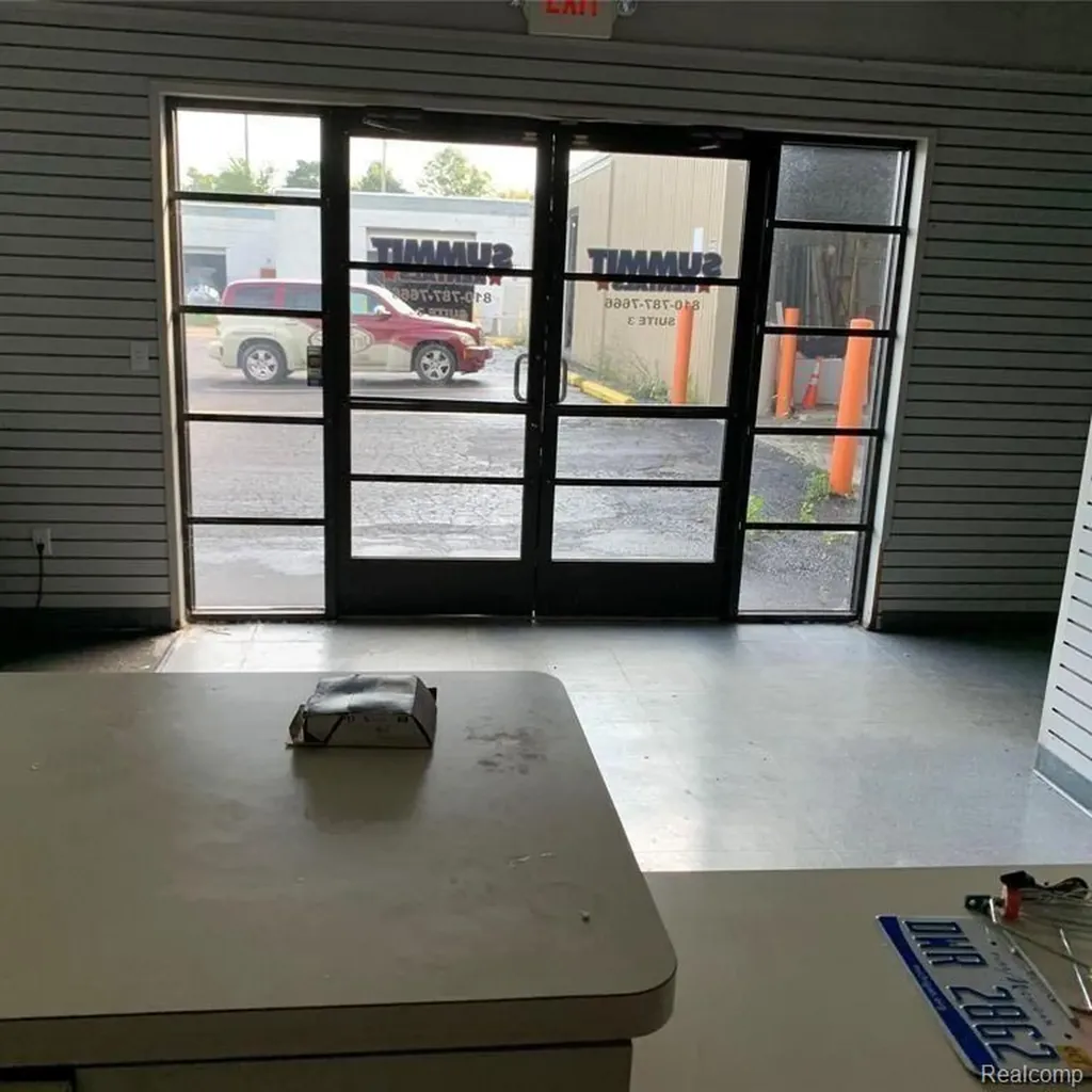 2632 Lippincott Boulevard Flint City MI 48507
