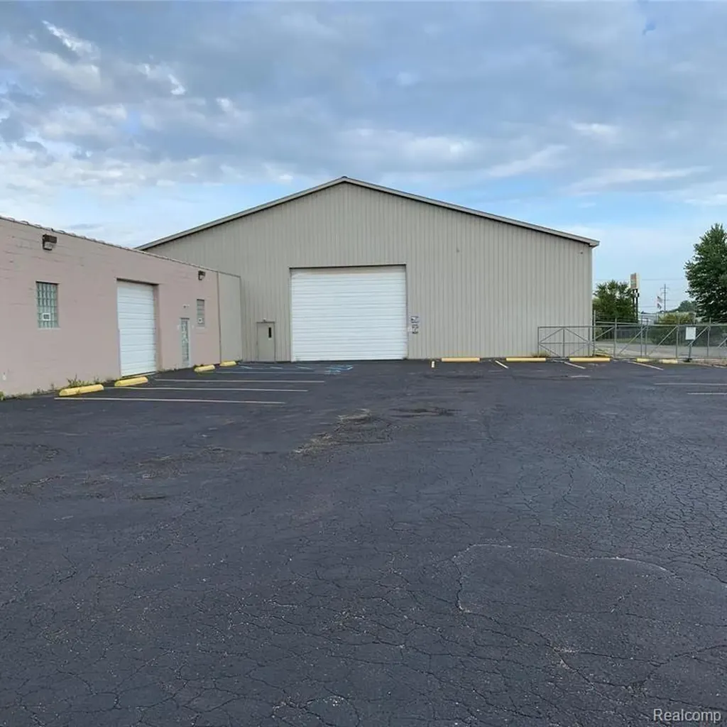 2632 Lippincott Boulevard Flint City MI 48507