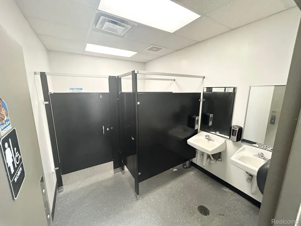 2632 Lippincott Boulevard Flint City MI 48507