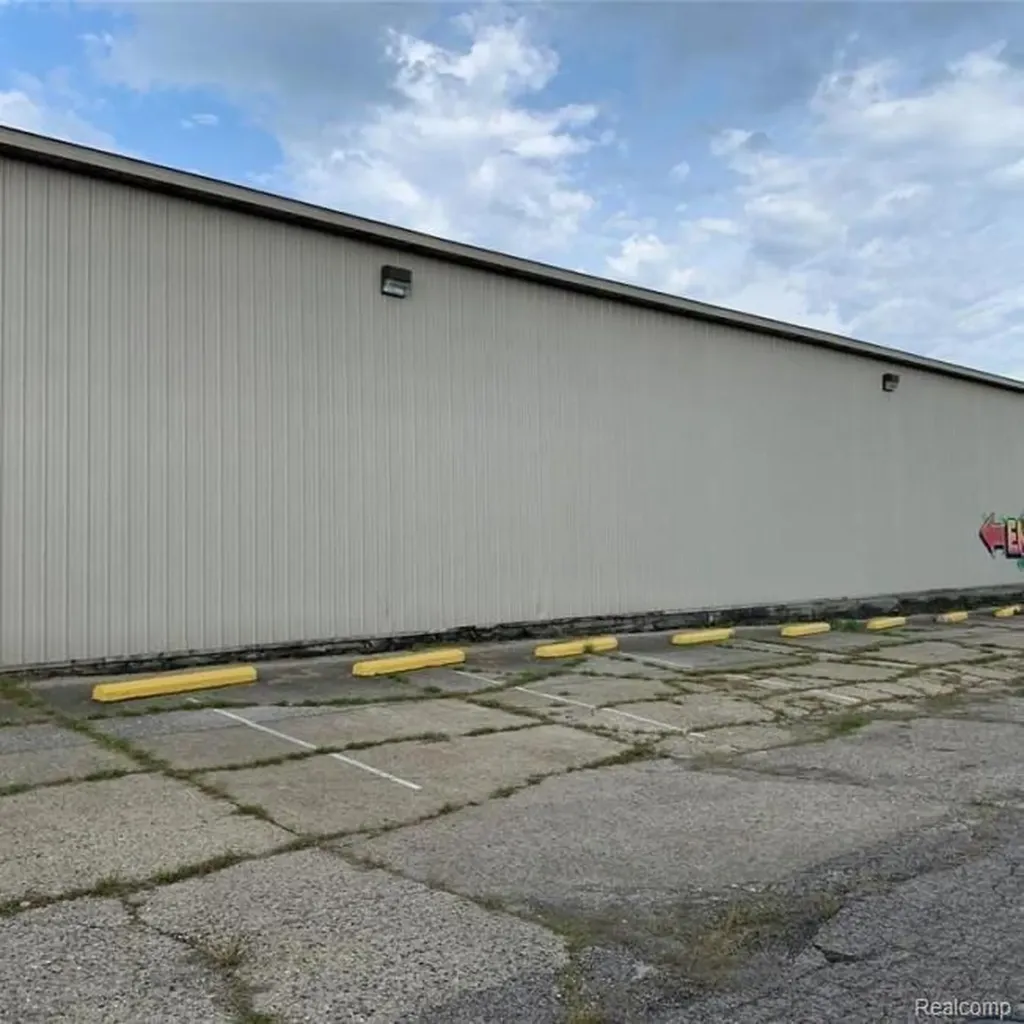 2632 Lippincott Boulevard Flint City MI 48507