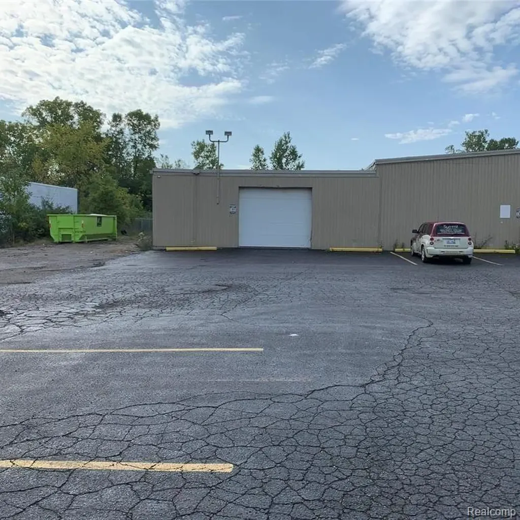 2632 Lippincott Boulevard Flint City MI 48507