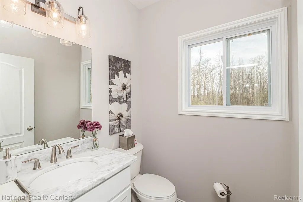 53212 Woodland Meadows Chesterfield Township MI 48047