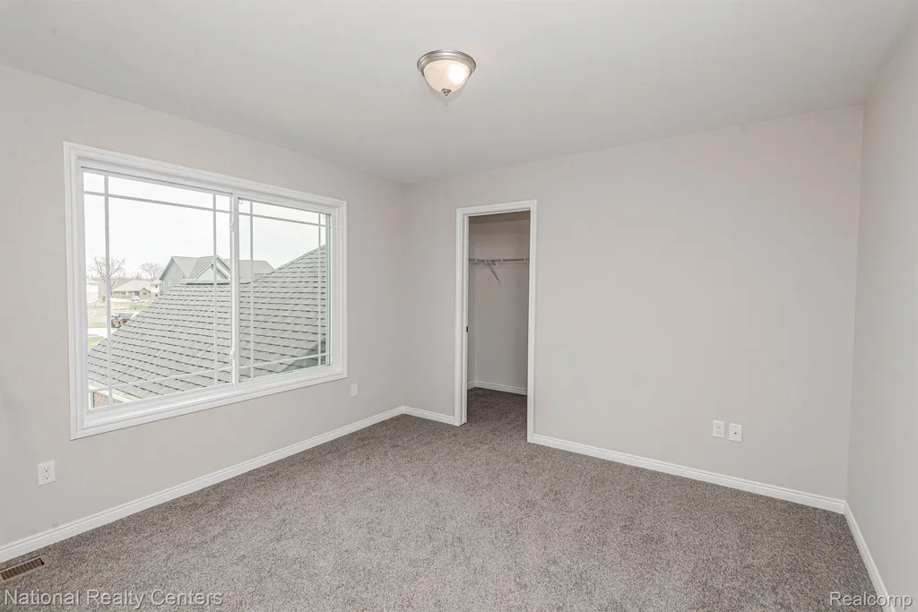53212 Woodland Meadows Chesterfield Township MI 48047