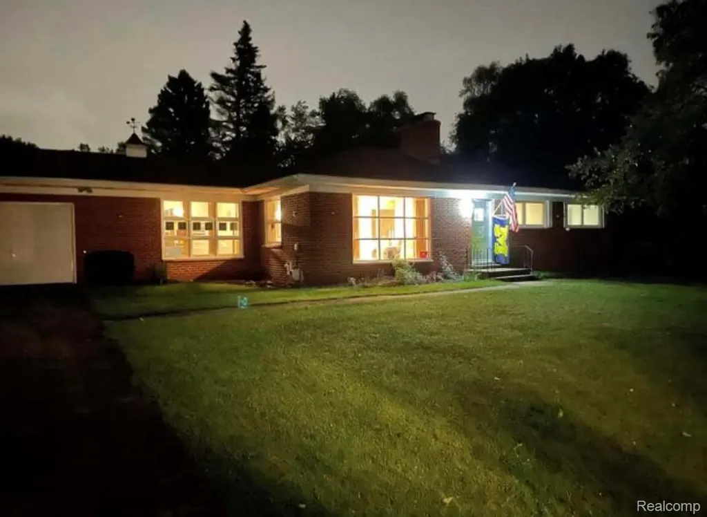 3443 Nichols Road Auburn Hills City MI 48326
