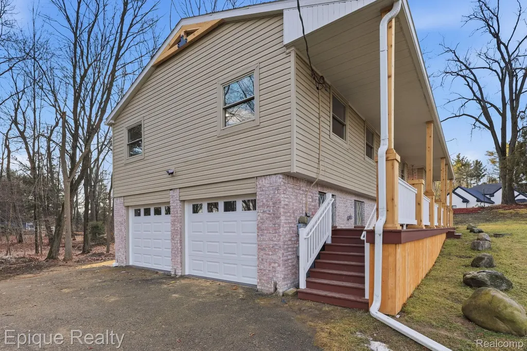 4563 Clifford Road Genoa Township MI 48116
