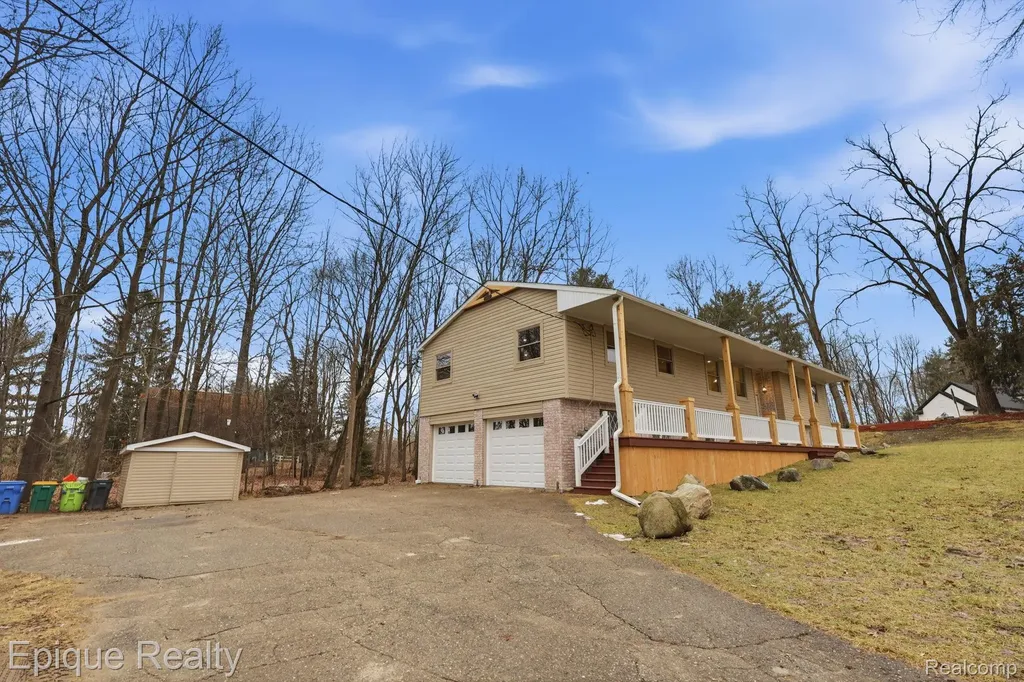 4563 Clifford Road Genoa Township MI 48116