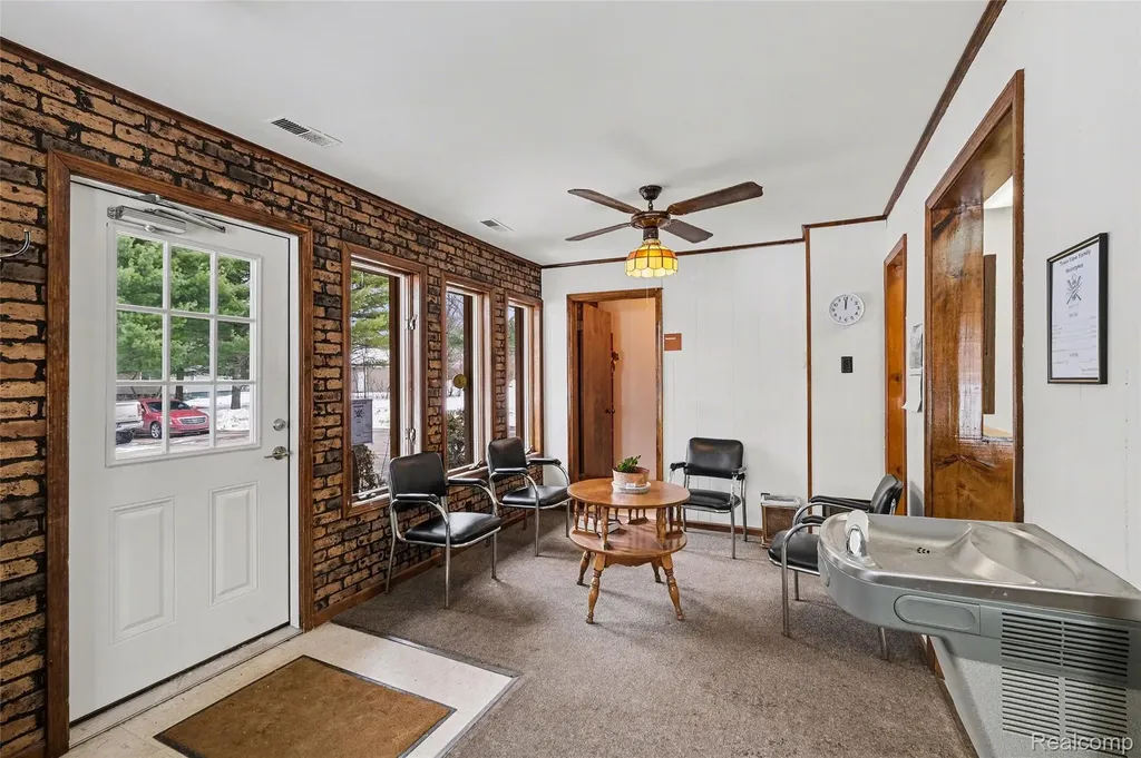 1011 S Graham Road Flint Charter Township MI 48532