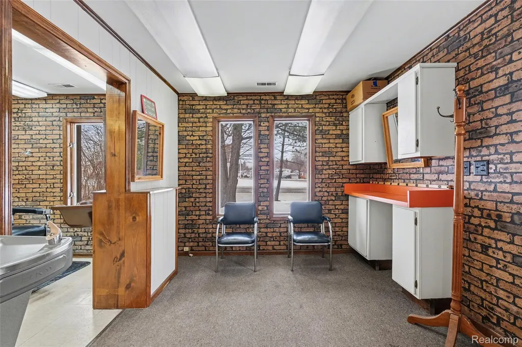 1011 S Graham Road Flint Charter Township MI 48532