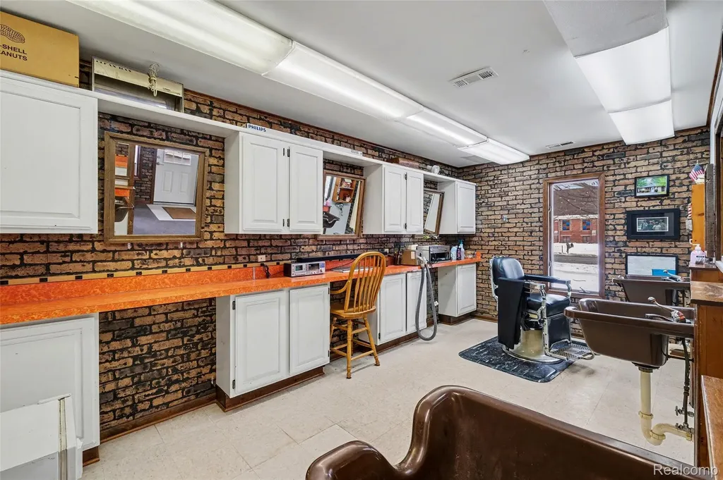 1011 S Graham Road Flint Charter Township MI 48532