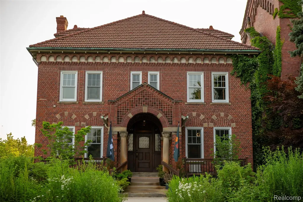 8748 Agnes Street Detroit City MI 48214