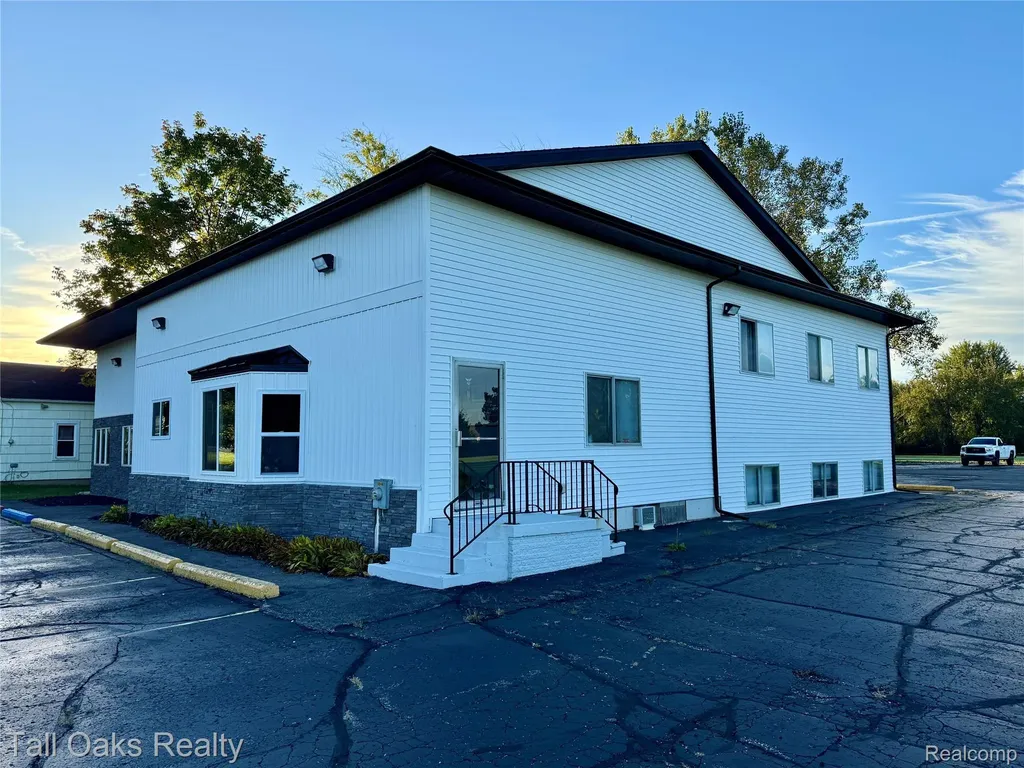5046 Davison Road Burton City MI 48509