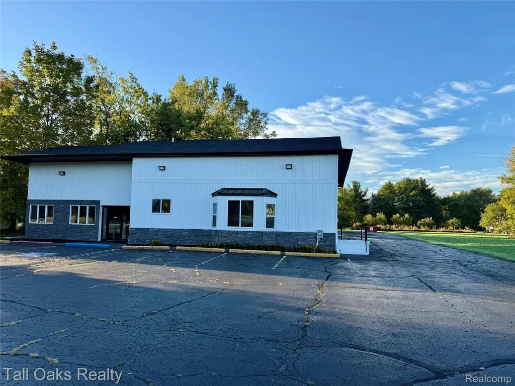 5046 Davison Road Burton City MI 48509