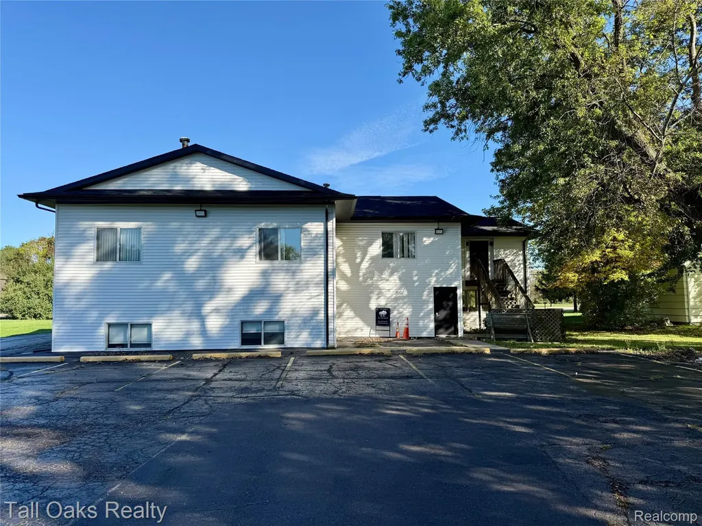 5046 Davison Road Burton City MI 48509