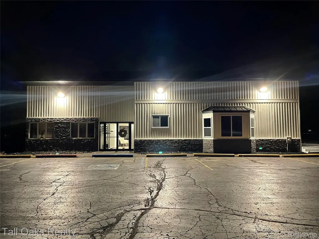 5046 Davison Road Burton City MI 48509
