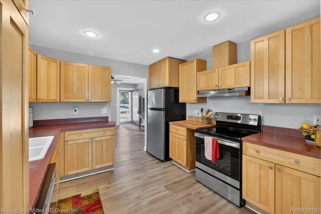 6015 Wilmer Street Westland City MI 48185