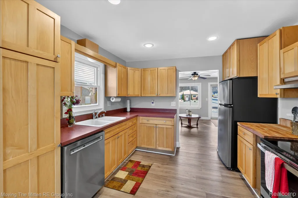 6015 Wilmer Street Westland City MI 48185