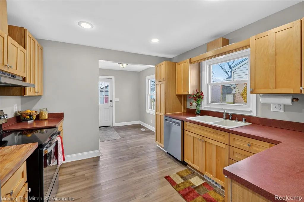 6015 Wilmer Street Westland City MI 48185