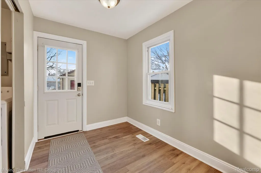 6015 Wilmer Street Westland City MI 48185
