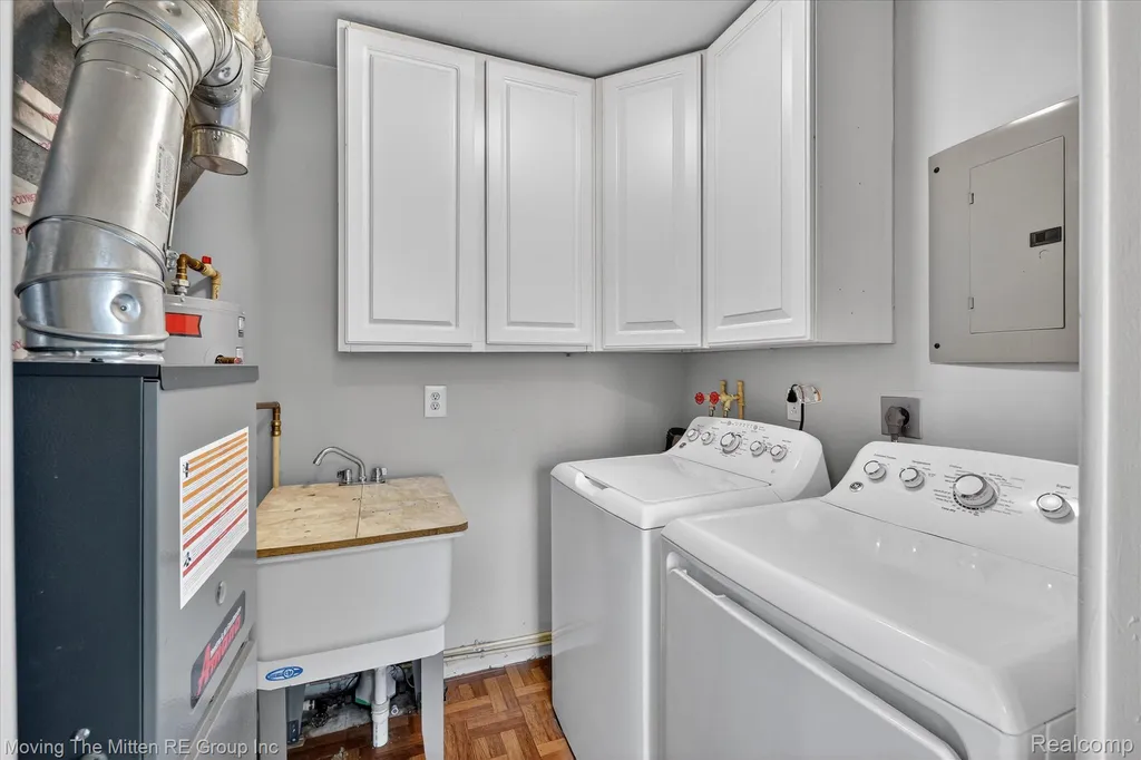 6015 Wilmer Street Westland City MI 48185