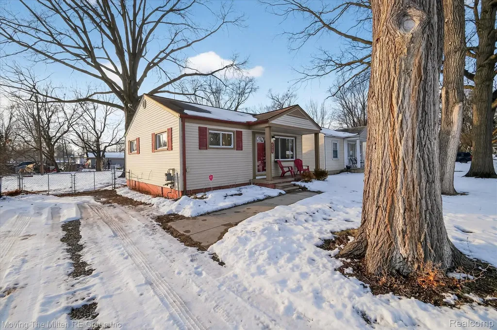 6015 Wilmer Street Westland City MI 48185