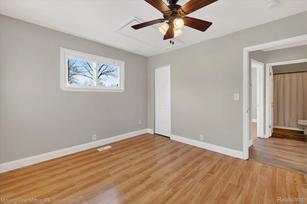6015 Wilmer Street Westland City MI 48185