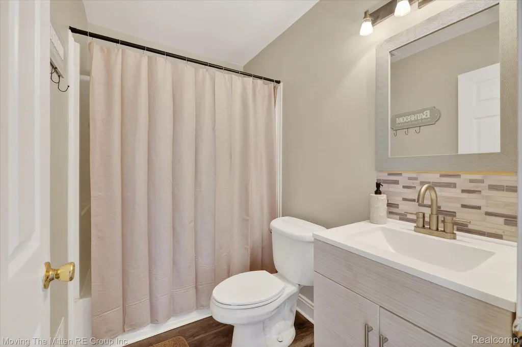 6015 Wilmer Street Westland City MI 48185