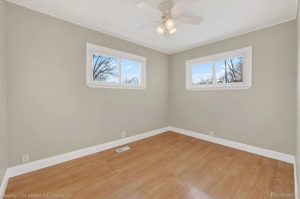 6015 Wilmer Street Westland City MI 48185
