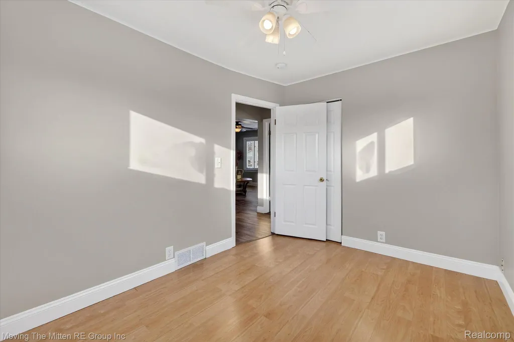 6015 Wilmer Street Westland City MI 48185