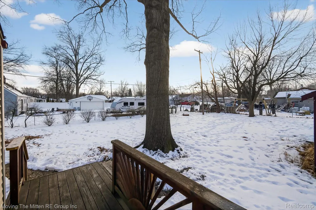 6015 Wilmer Street Westland City MI 48185