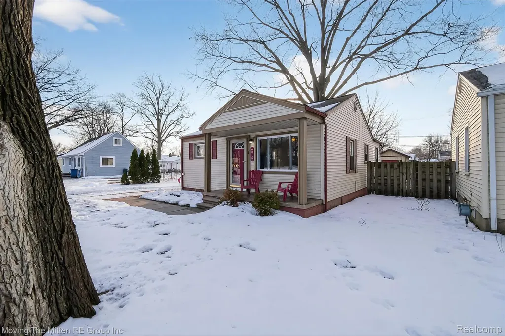 6015 Wilmer Street Westland City MI 48185