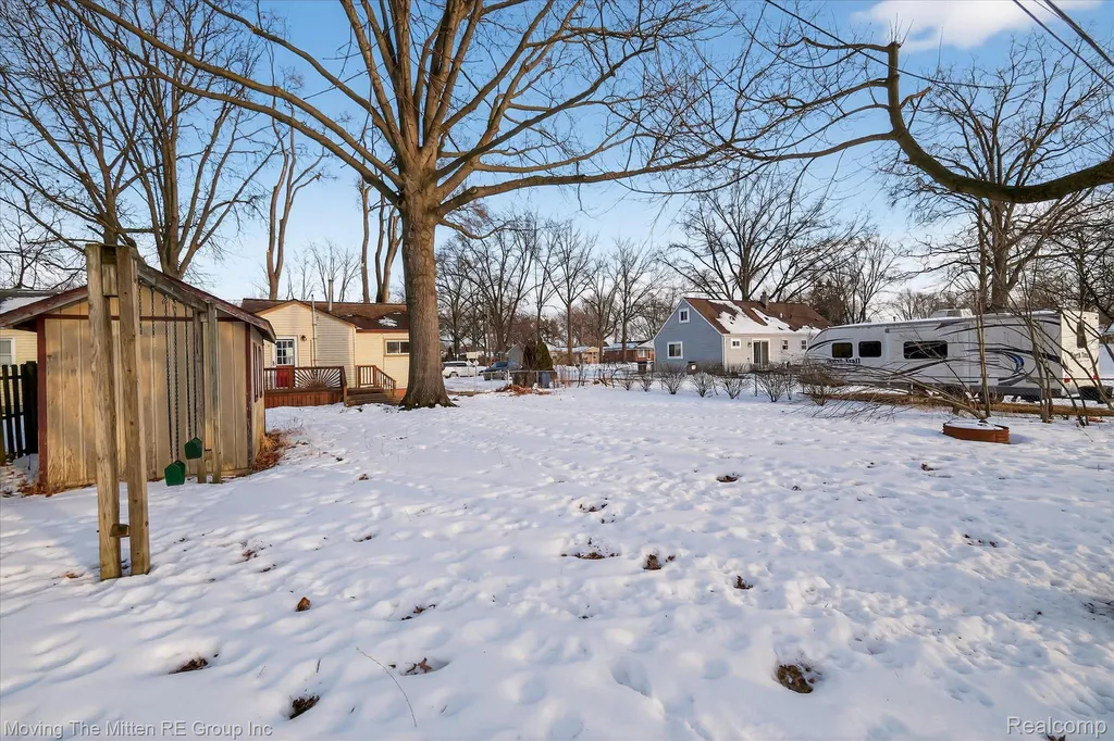 6015 Wilmer Street Westland City MI 48185