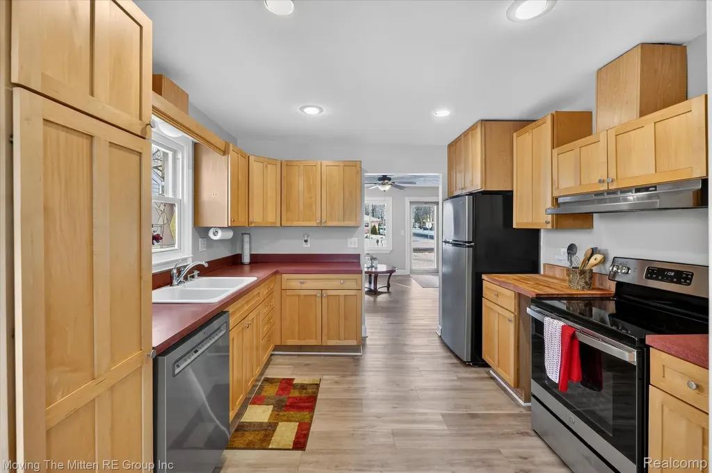 6015 Wilmer Street Westland City MI 48185