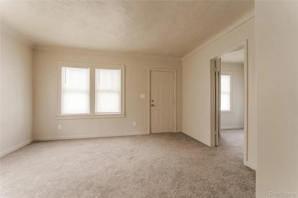 804 Emerson Avenue Pontiac City MI 48340