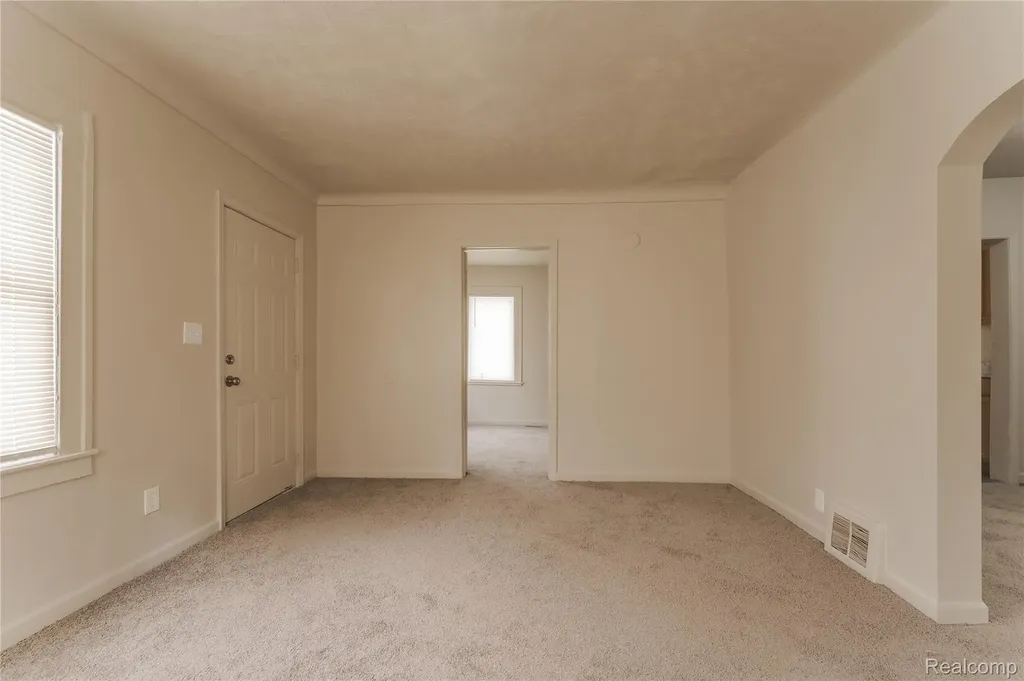 804 Emerson Avenue Pontiac City MI 48340
