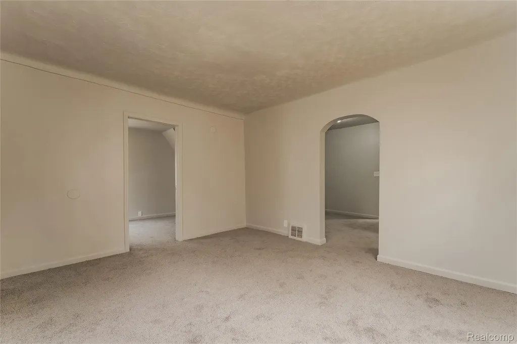 804 Emerson Avenue Pontiac City MI 48340