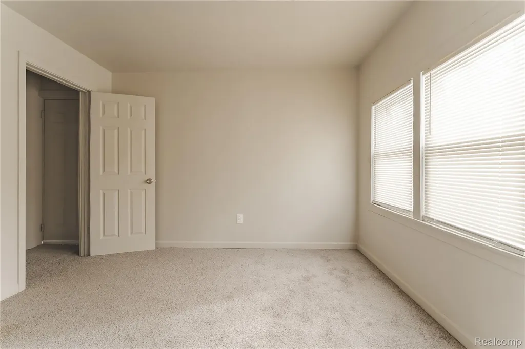 804 Emerson Avenue Pontiac City MI 48340