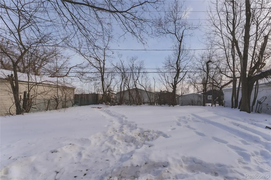 804 Emerson Avenue Pontiac City MI 48340
