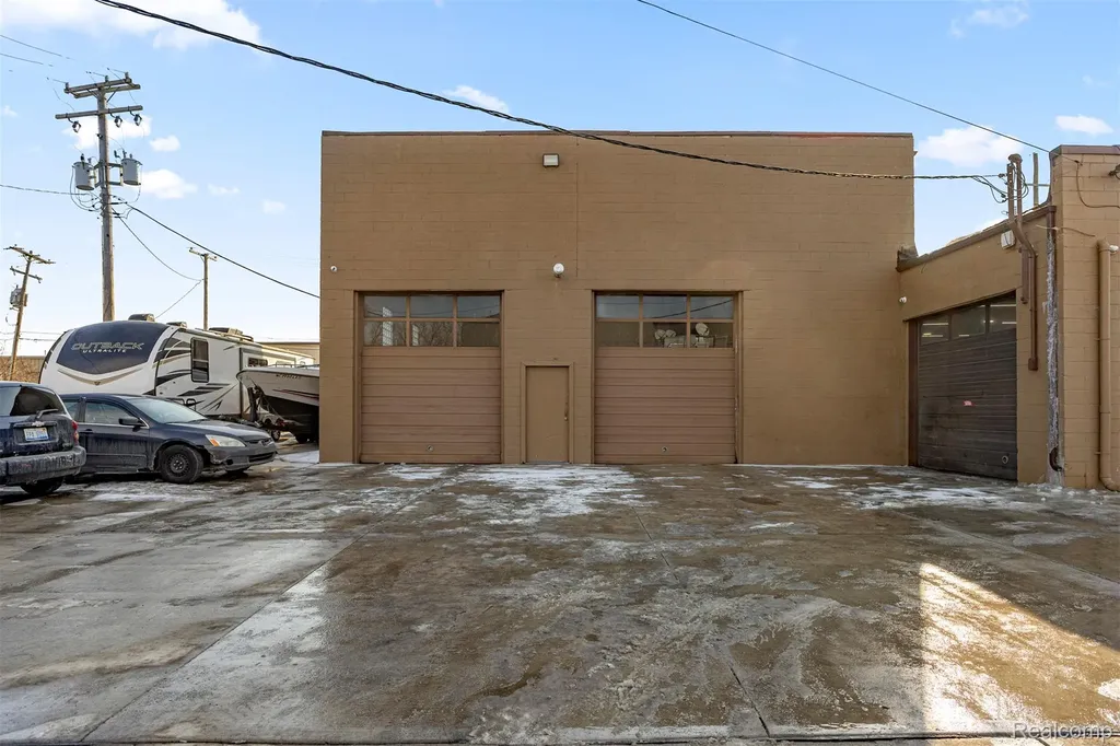 2401 Fort Street Trenton City MI 48183