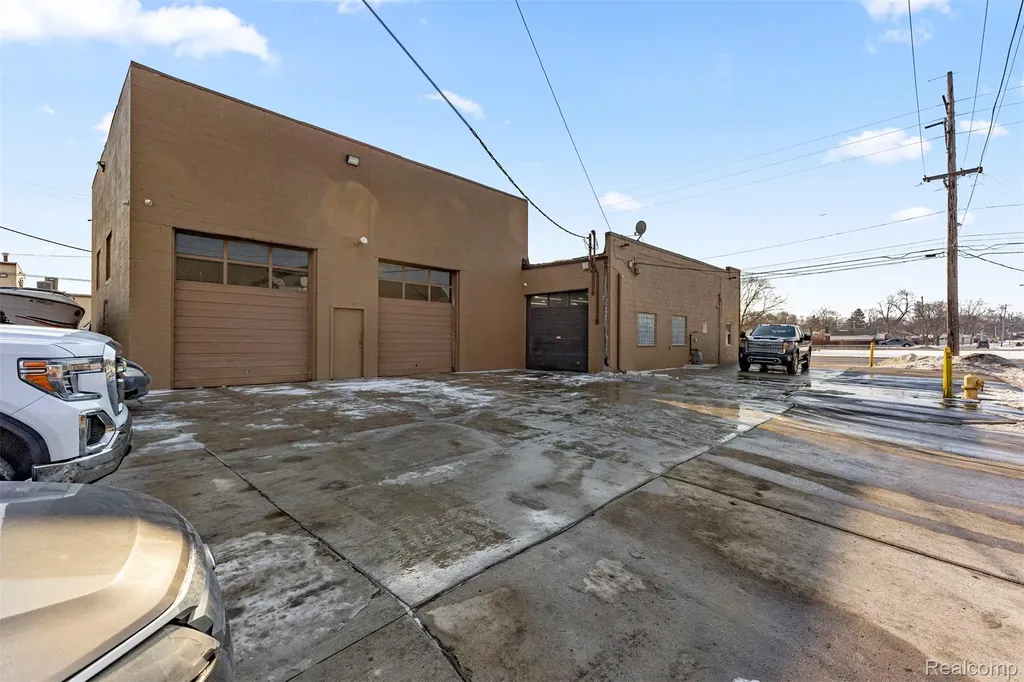 2401 Fort Street Trenton City MI 48183