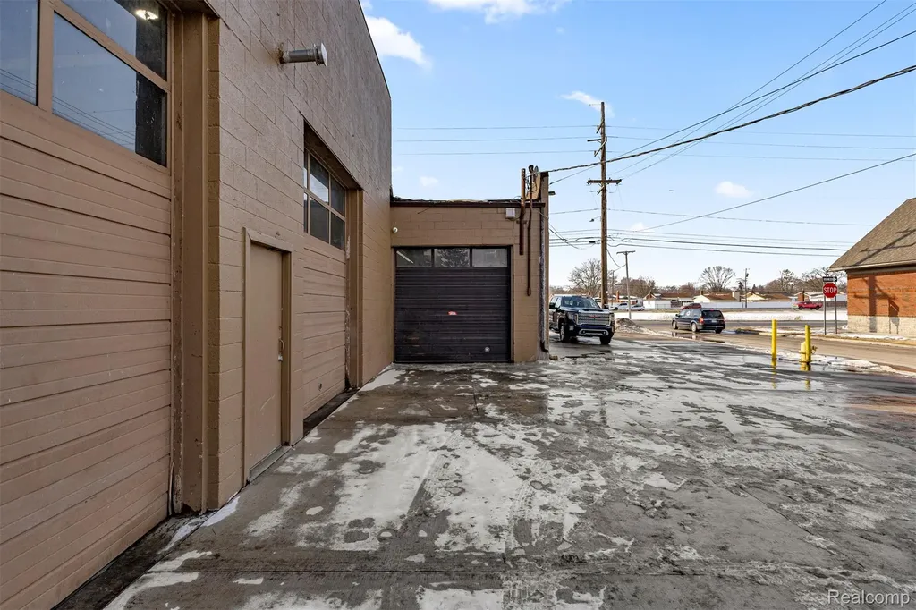 2401 Fort Street Trenton City MI 48183