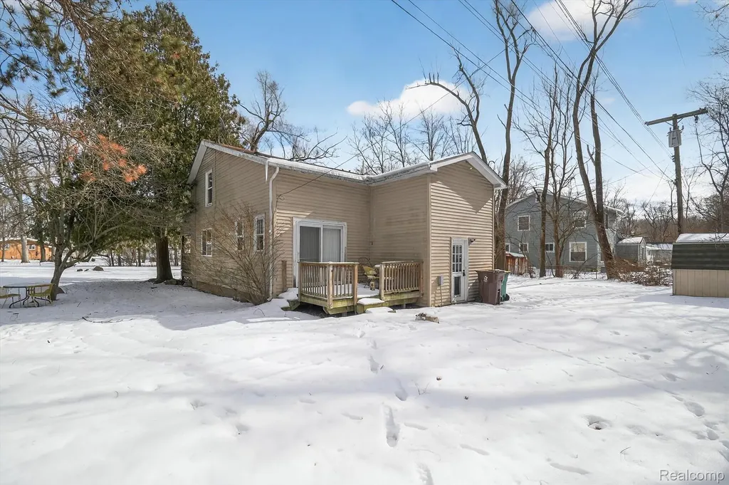 13574 Fairview Court Van Buren Charter Township MI 48111