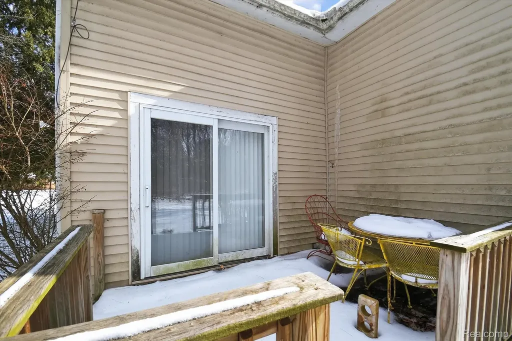 13574 Fairview Court Van Buren Charter Township MI 48111