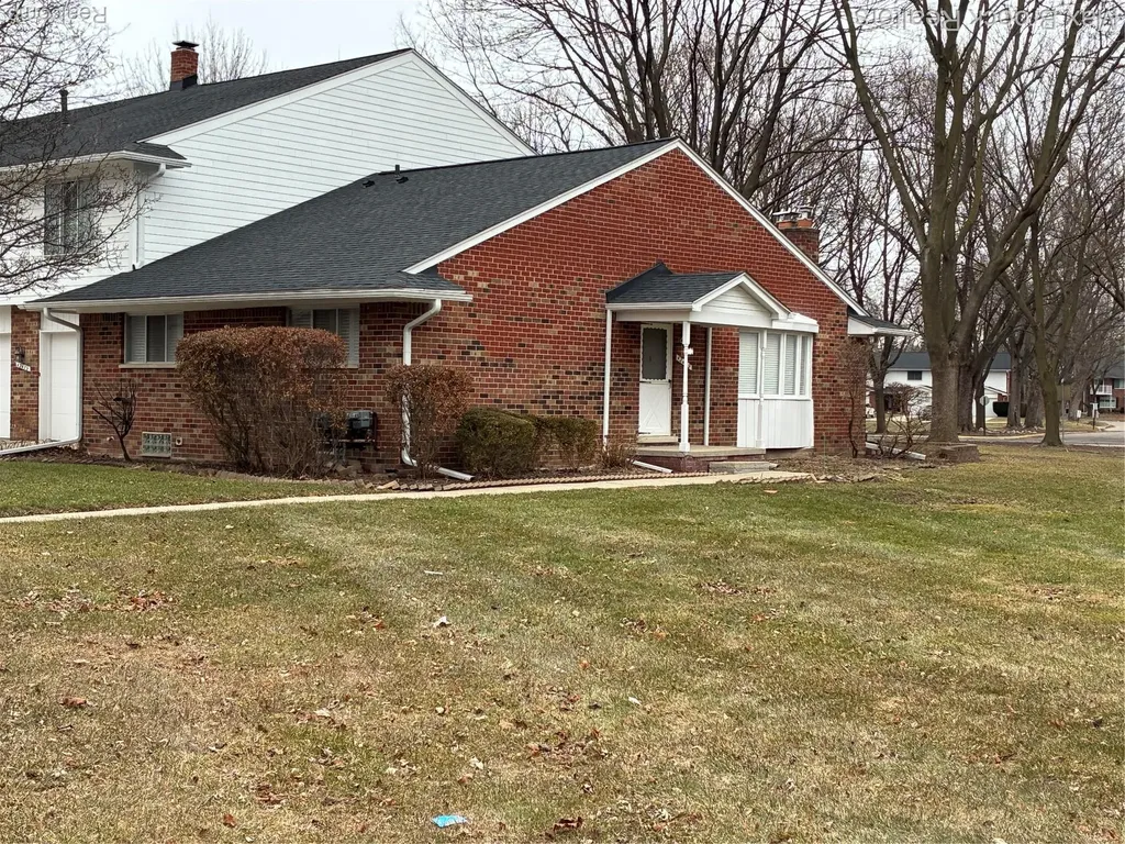 42479 Eldon Circle Clinton Charter Township MI 48038