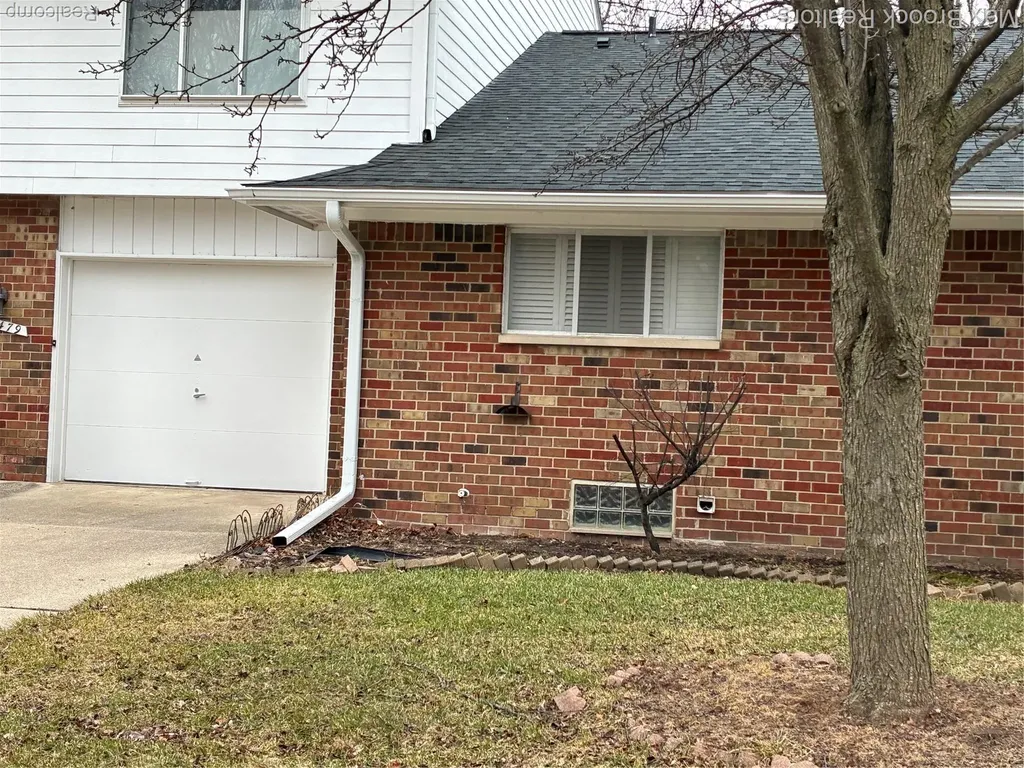 42479 Eldon Circle Clinton Charter Township MI 48038